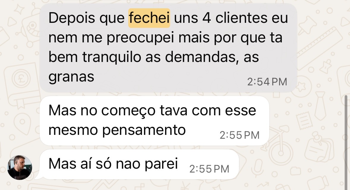 Depoimento de aluno fechando cliente de edição